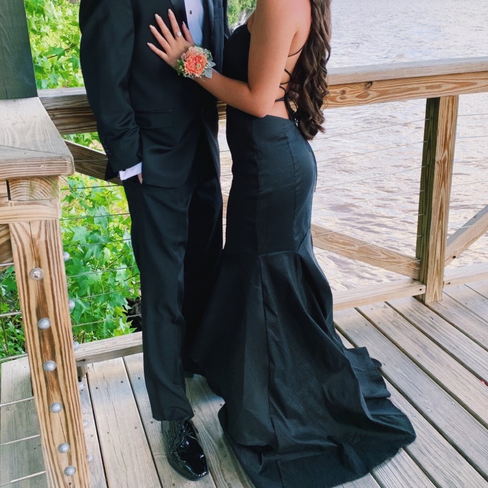 Black mermaid prom dress size 2